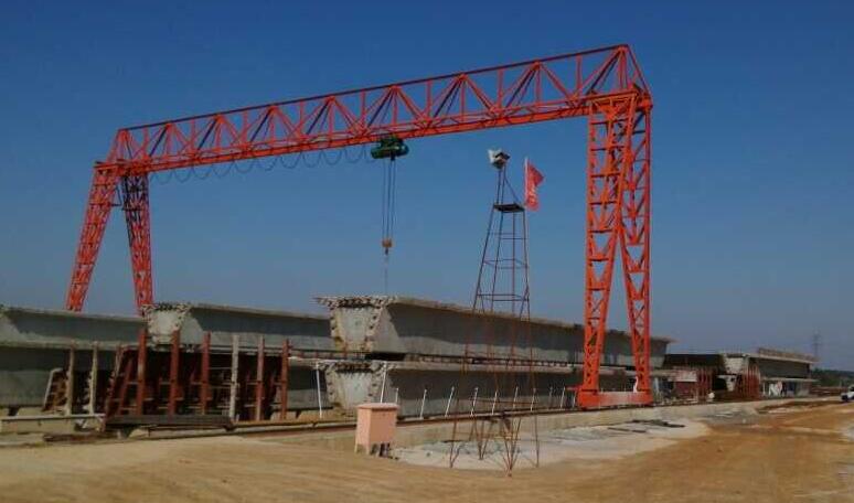 陜西渭南龍門吊租賃廠家鋼筋棚10噸包廂門機(jī)